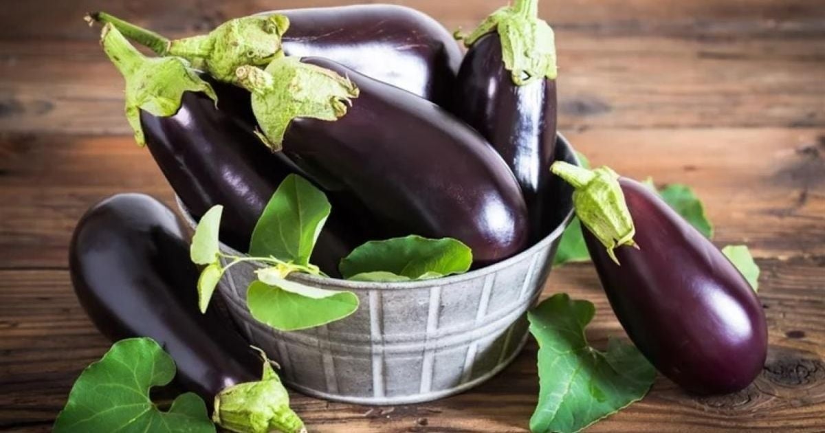 Чи потрібно чистити баклажан