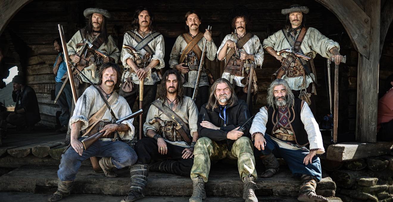 довбуш (фильм) актори