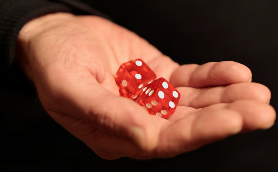 рандомно це