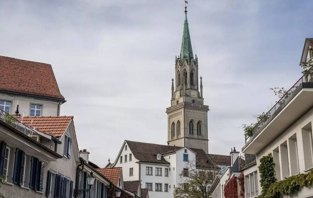 В якій країні немає столиці