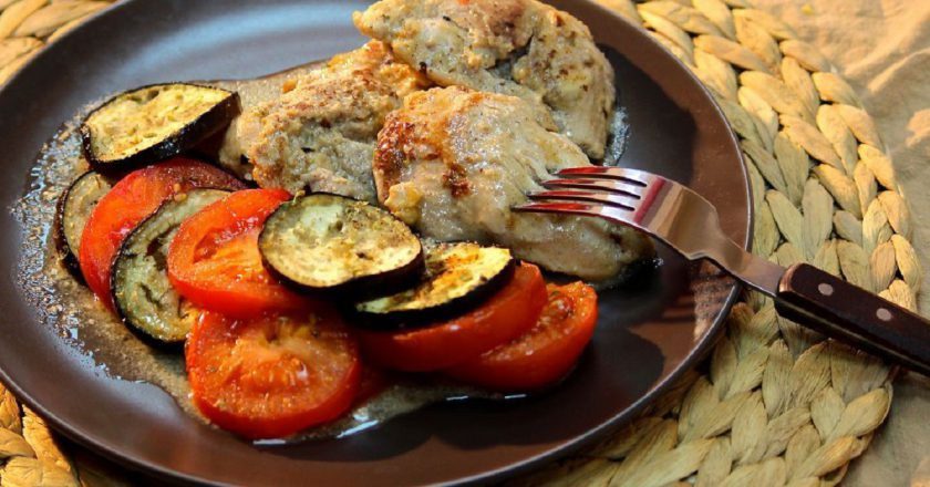 баклажани з курячим філе