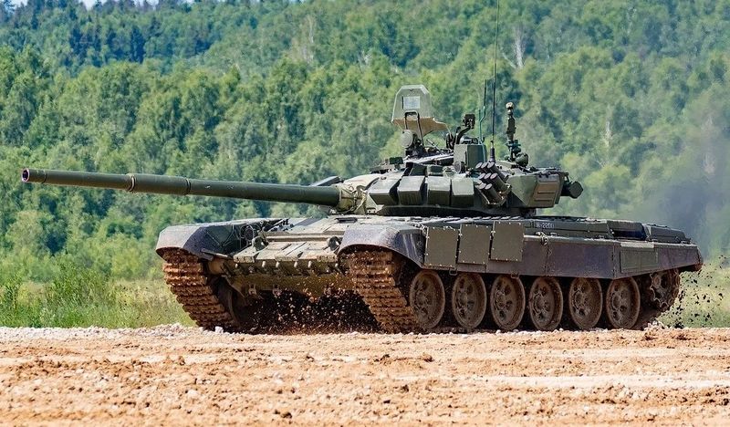 скільки важить танк т-72